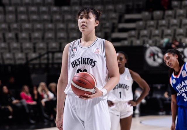 李月汝加盟洛杉矶火花 下赛季竞争WNBA首发中锋？