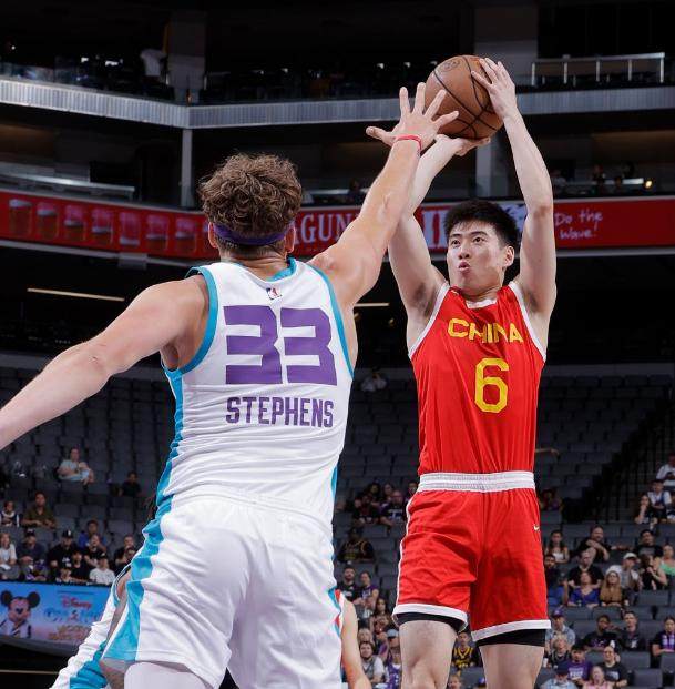 开云体育-【现场】时隔五年再战NBA夏联 男篮两战惨负82分