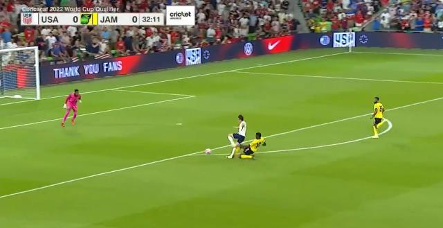 开云官网-拜仁在找莱万接班人?美国18岁中锋世预赛2场3球