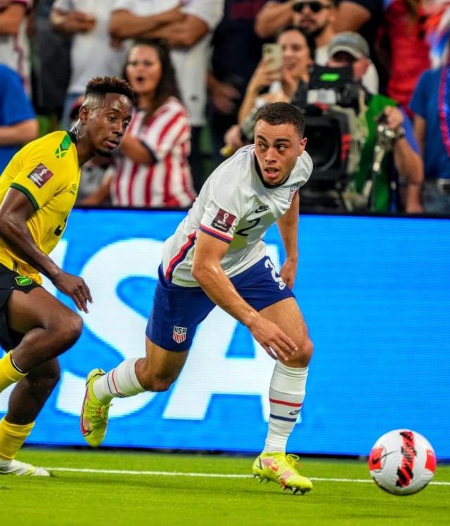 开云官网-拜仁在找莱万接班人?美国18岁中锋世预赛2场3球