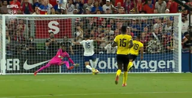 开云官网-拜仁在找莱万接班人?美国18岁中锋世预赛2场3球