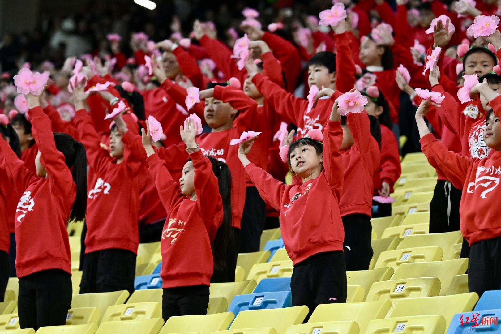 开云-成都蓉城1比0力克海牛,拿下两连胜!罗慕洛角球直接破门技惊四座