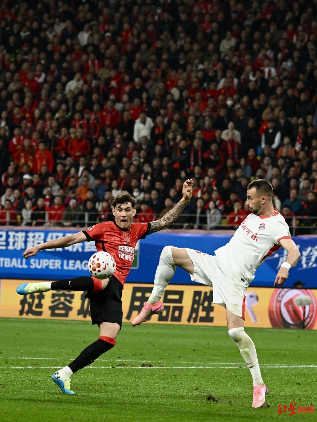 开云-成都蓉城1比0力克海牛,拿下两连胜!罗慕洛角球直接破门技惊四座