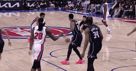 开云下载-突然被裁!5号秀毁了!当年那一滑铲啊|艾维|杰登-艾维|公牛|芝加哥公牛队|杰登·艾维_新浪体育_新浪新闻